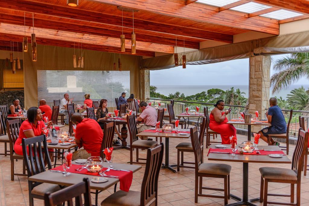 Umthunzi Hotel And Conference Umtentweni Buitenkant foto