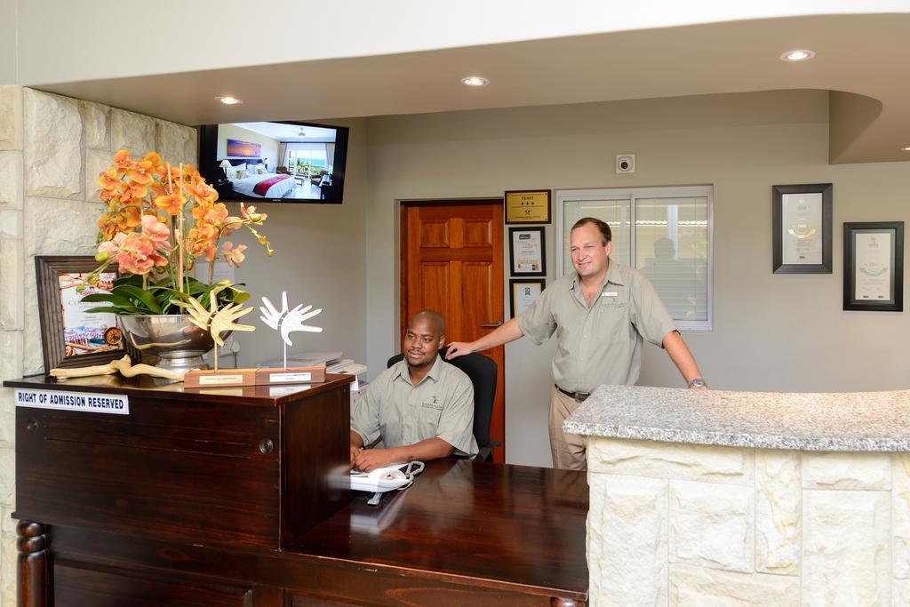 Umthunzi Hotel And Conference Umtentweni Buitenkant foto
