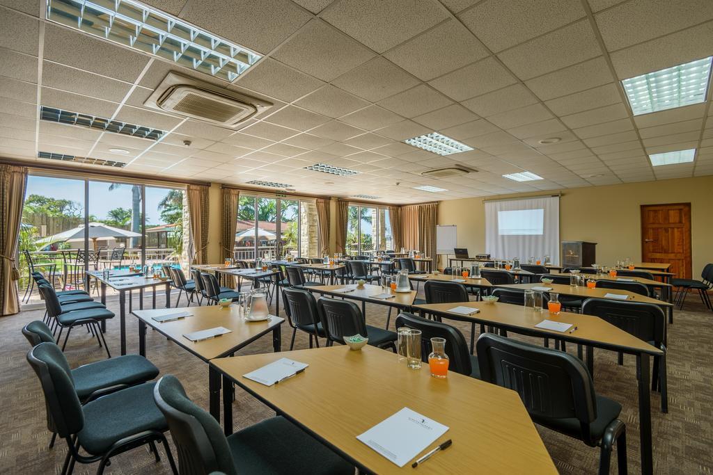 Umthunzi Hotel And Conference Umtentweni Buitenkant foto